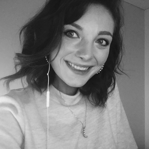 Meet your Posher, Kayla - Picture 2 of 6